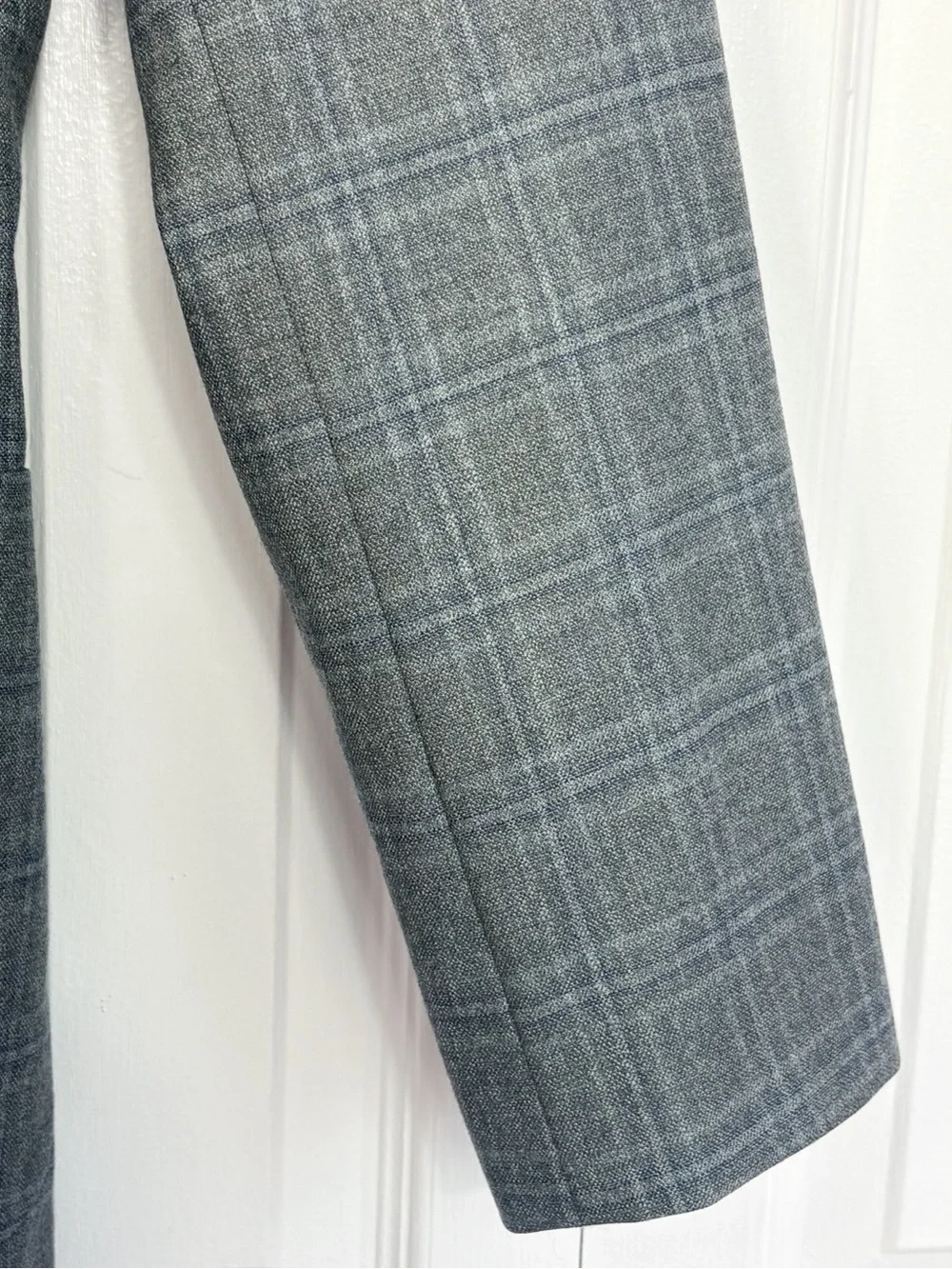 Jos A. Bank 1905 Collection Gray Plaid Slim Fit Brrr Comfort Wool Blazer 38R